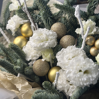 Кремовый зимний букет