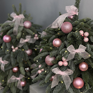Ёлочка с розовым декором М