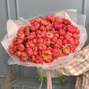 Букет из 101 пиона Coral Sunset