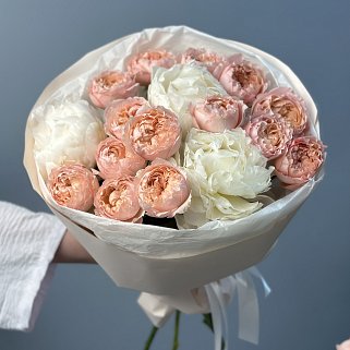 Дуо-букет пионов и роз Juliet S